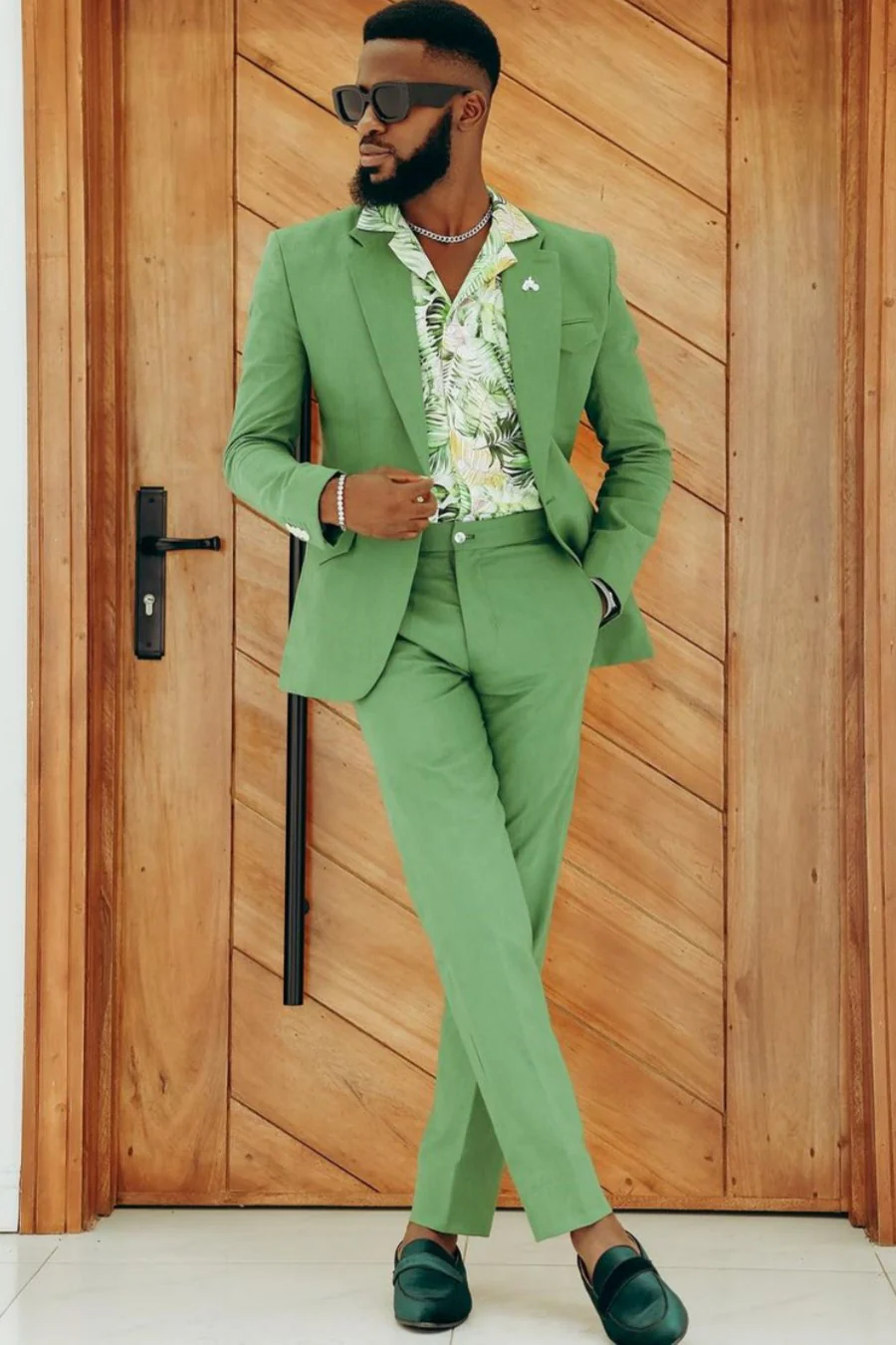 Green Notched Lapel One-Button Prom Suit - Image 2