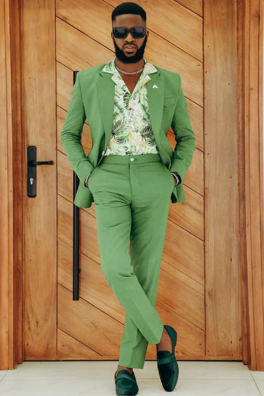 Green Notched Lapel One-Button Prom Suit - Image 3