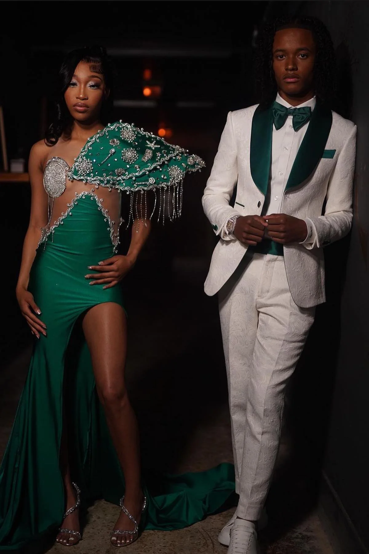 Green Shawl Lapel White Jacquard Prom Suit - Image 2