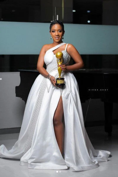 High Fashion One shoulder Keyhole Ball Gown Lace Wedding Dress - Image 2