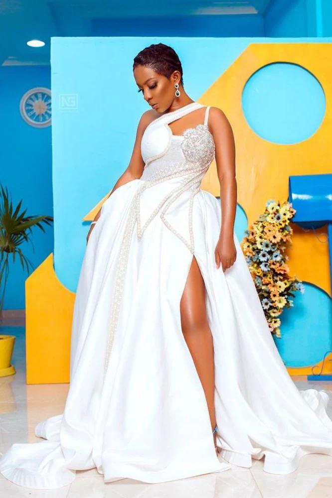 High Fashion One shoulder Keyhole Ball Gown Lace Wedding Dress - Image 5