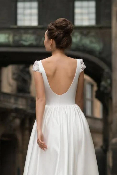 High neck White Knee-length Short Homecoming Dress for summer time - Image 3
