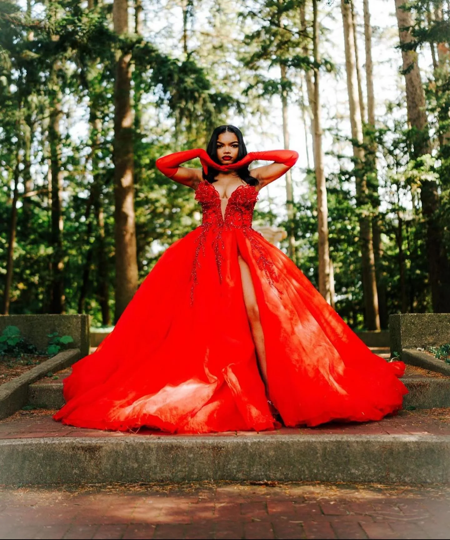 Hot Red Sweetheart Tulle Appliques V-neck Puffy Ball Prom Dress - Image 4