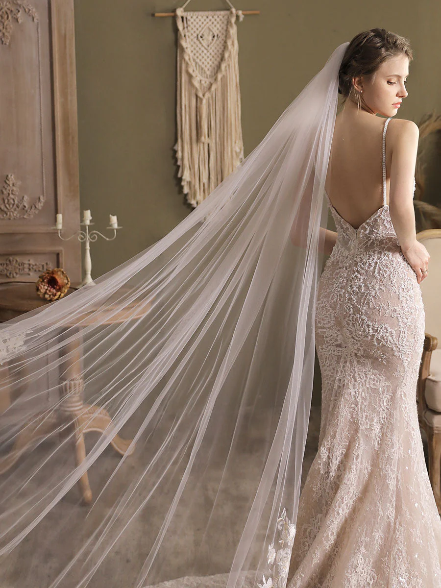 Ivory One-Tier Lace Tulle Finished Edge Waterfall Wedding Veils - Image 5