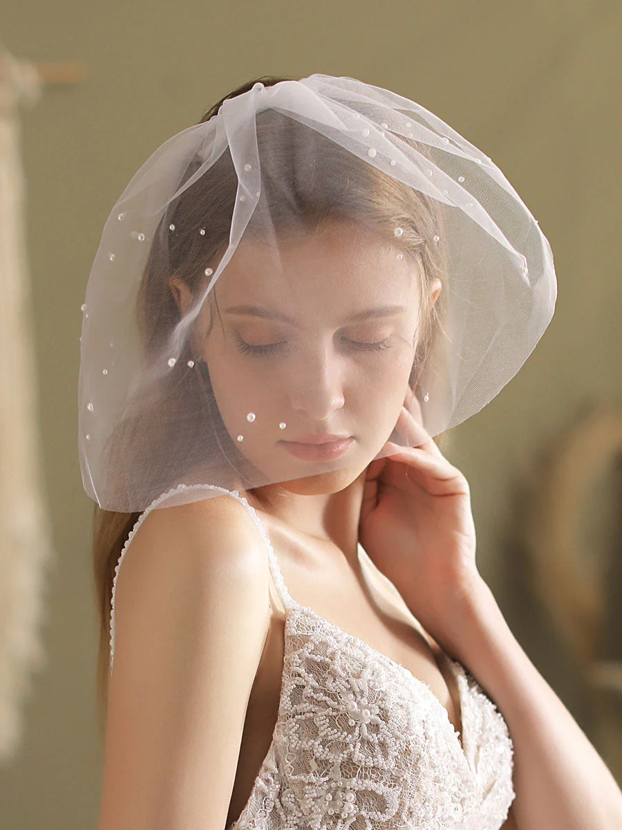 Ivory One-Tier Pearls Tulle Cut Edge Oval Short Wedding Veils - Image 2
