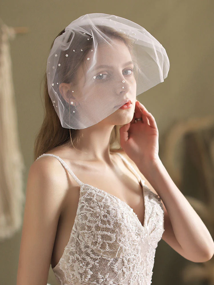 Ivory One-Tier Pearls Tulle Cut Edge Oval Short Wedding Veils - Image 4