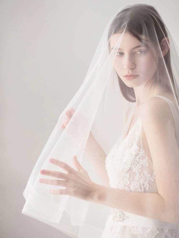 Ivory Tulle One Tier Middle-length Wedding Veil - Image 3