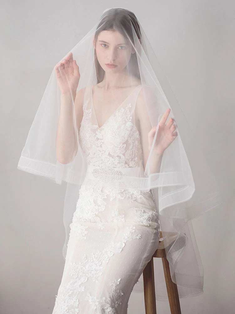 Ivory Tulle One Tier Middle-length Wedding Veil - Image 4