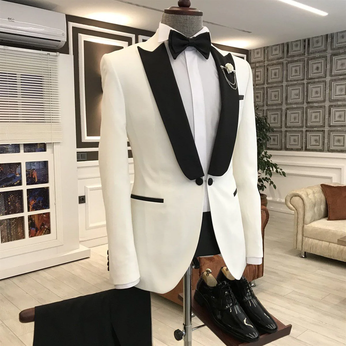 White Mixed Black Peaked Lapel One Button Slim Fit Prom Men Suit - Image 2