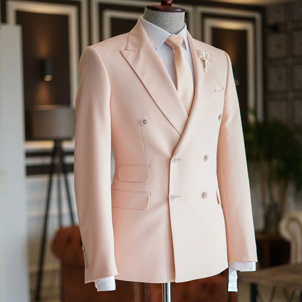 Designer Pink Peaked Lapel Double Breasted Bespoke Prom Suits For Men - Image 2