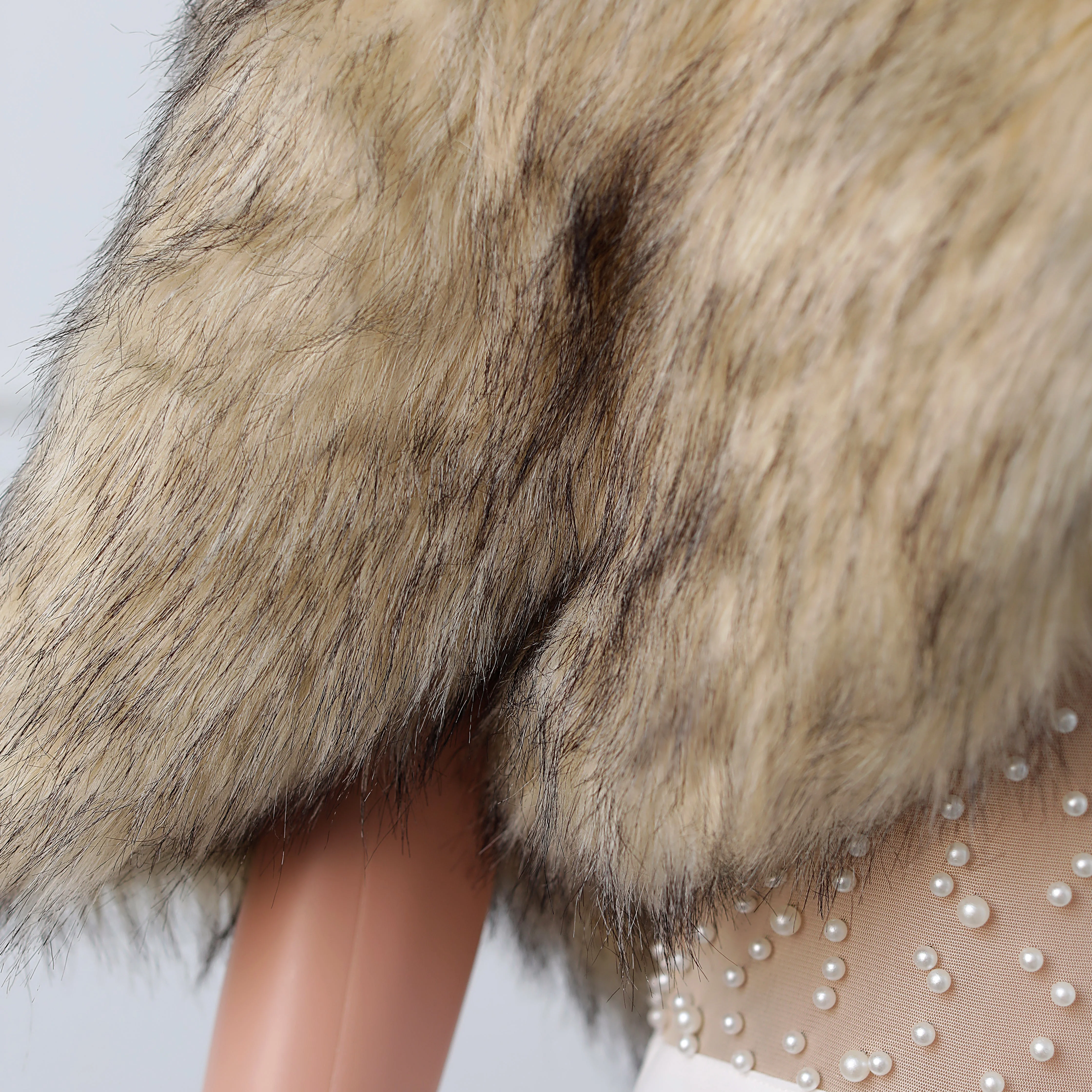 Khaki Butterfly Sleeve Lapel Collar Faux Fur Winter Wedding Wraps - Image 3