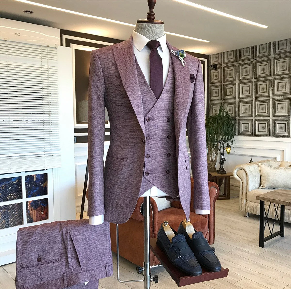 Latest Purple Small Plaid Peaked Lapel One Button Bespoke Men Suits For Proms - Image 2