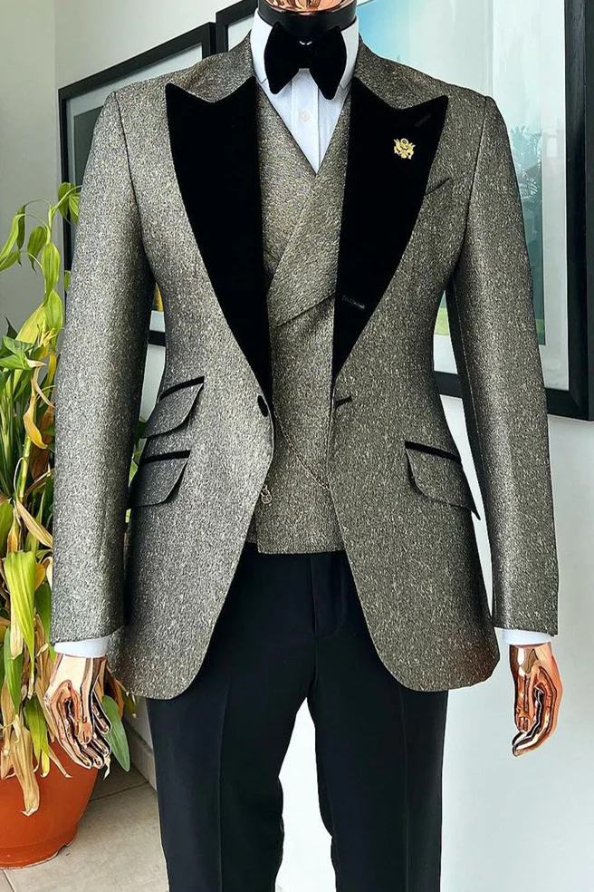 Light Champagne 3-Piece Black Velvet Lapel Men's Suit - Image 3