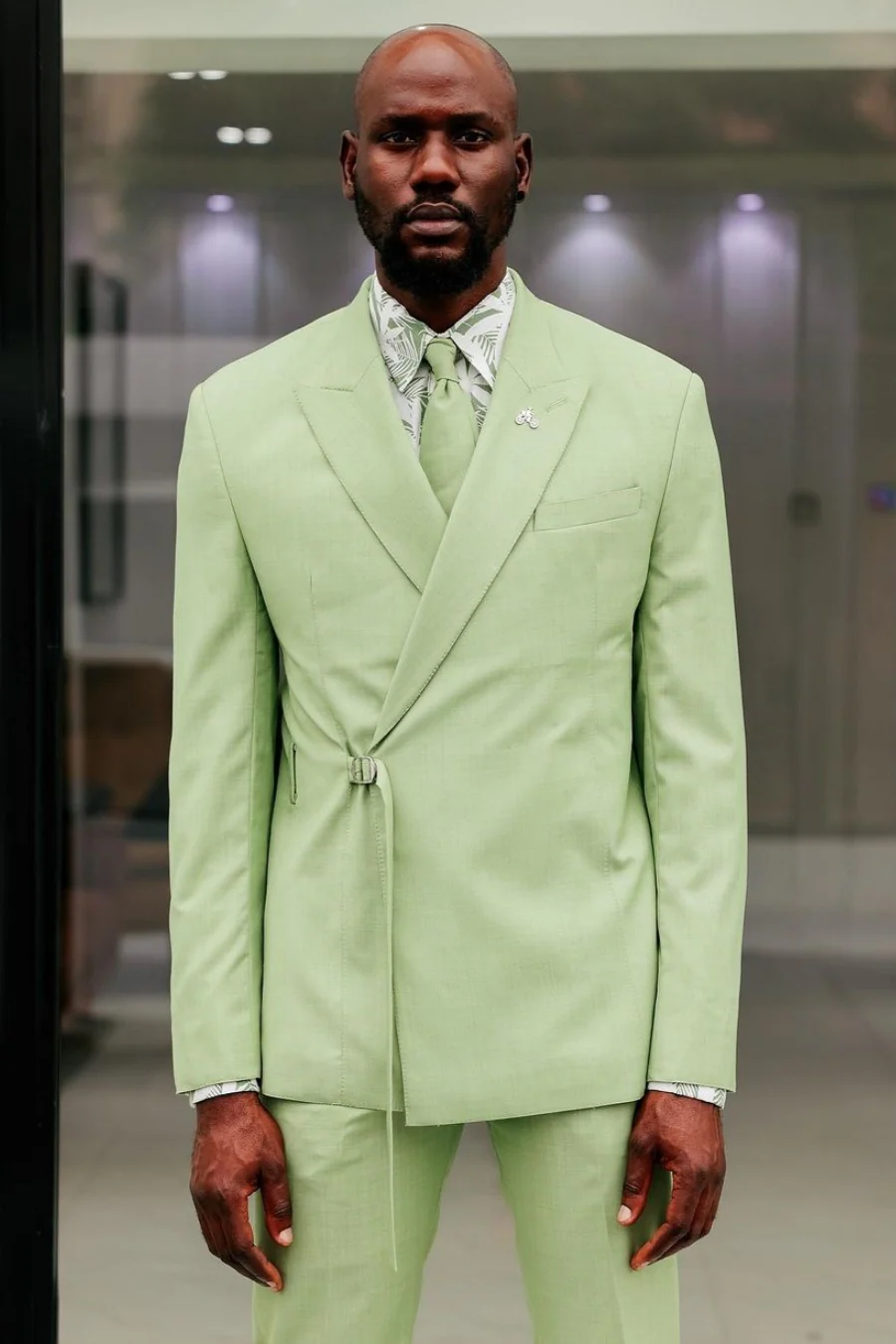 Light Green Peaked Lapel Prom Suit with Metal Button - Image 3