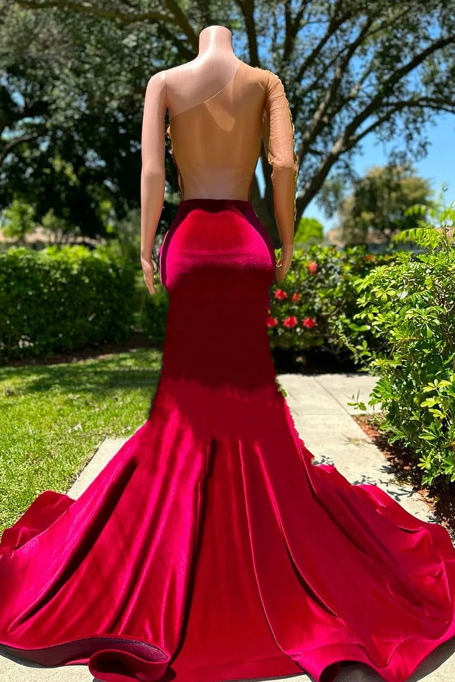 Long sleeves One shoulder Gold Appliques Burgundy Prom Dresses - Image 2