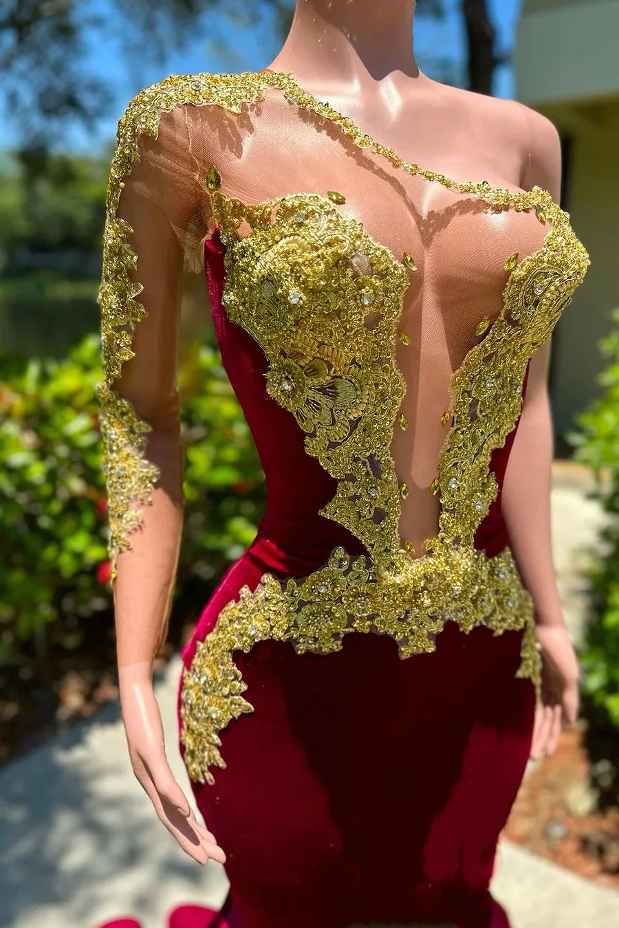 Long sleeves One shoulder Gold Appliques Burgundy Prom Dresses - Image 3