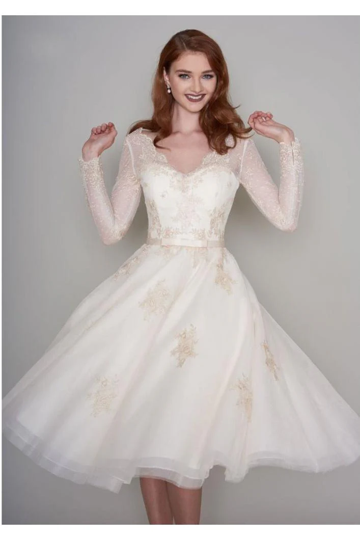 Long Sleevess V neck Ivory Short Lace Summer Wedding Dress - Image 2