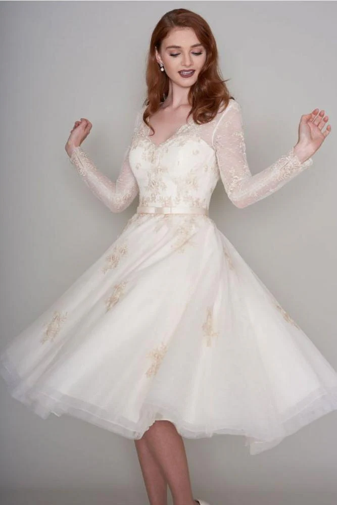 Long Sleevess V neck Ivory Short Lace Summer Wedding Dress - Image 4