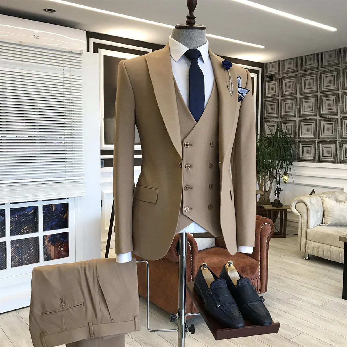Formal 3-pieces Solid Brown Peaked Lapel Men Business Suits - Image 2