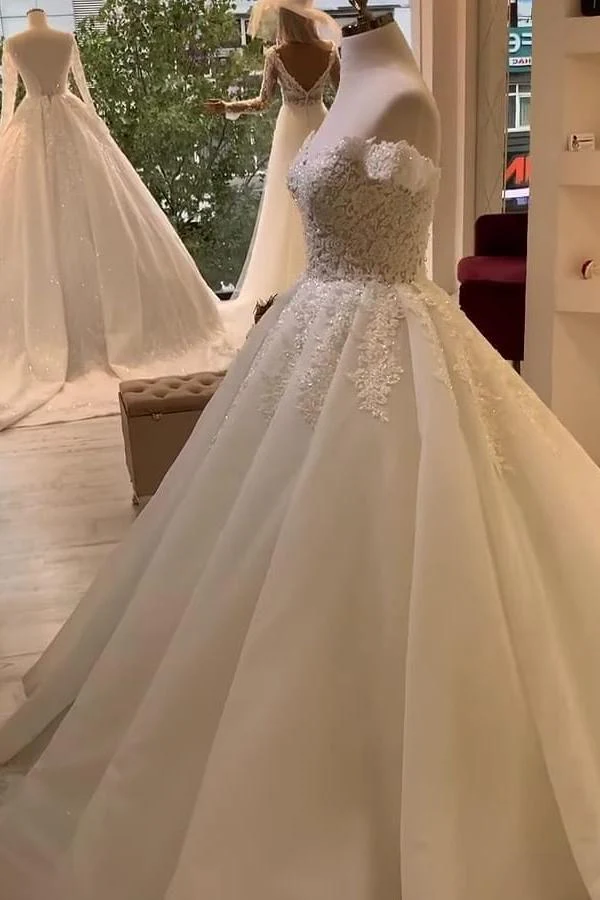 luxurious Off the ShoulderAppliques A line Ball Gowns Princess Bridal Gowns - Image 3