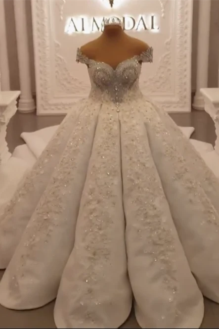 Luxurious Sparkle Beaded Ball Gown Extreme Train Wedding Dress - Image 3