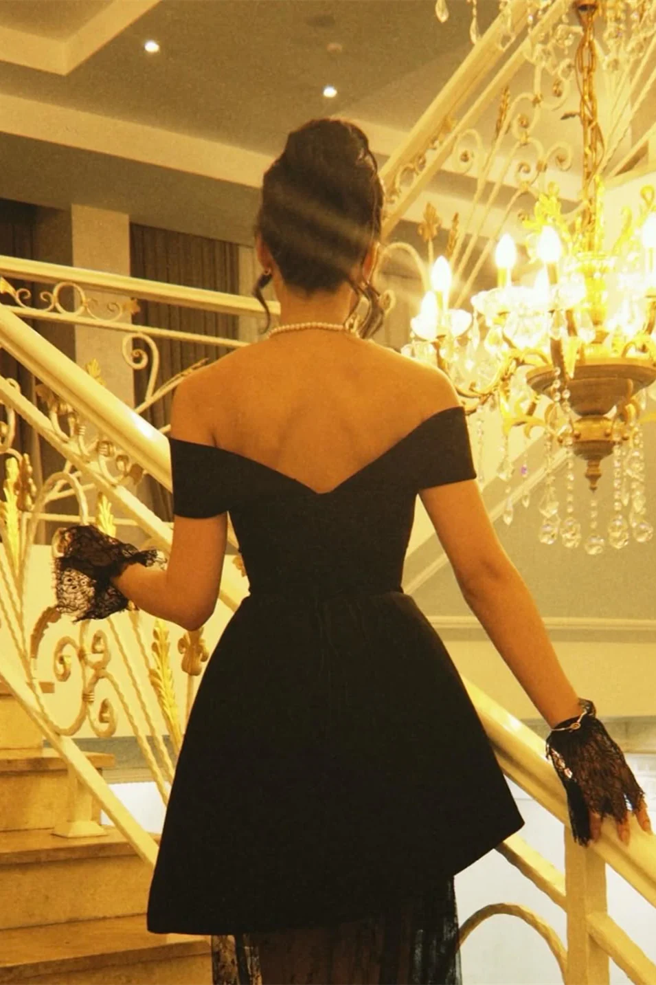 Luxury Black Off-The-Shoulder A-Line Satin Prom Dress Sleeveless Lace With Zipper - Image 2