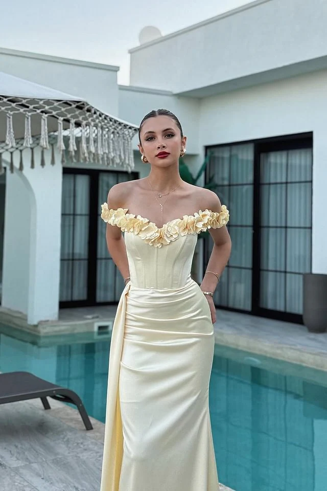 Luxury Daffodil Off-The-Shoulder Satin Mermaid Prom Dresses Lace-Up Back Sleeveless With Flower Ruffle - Image 3