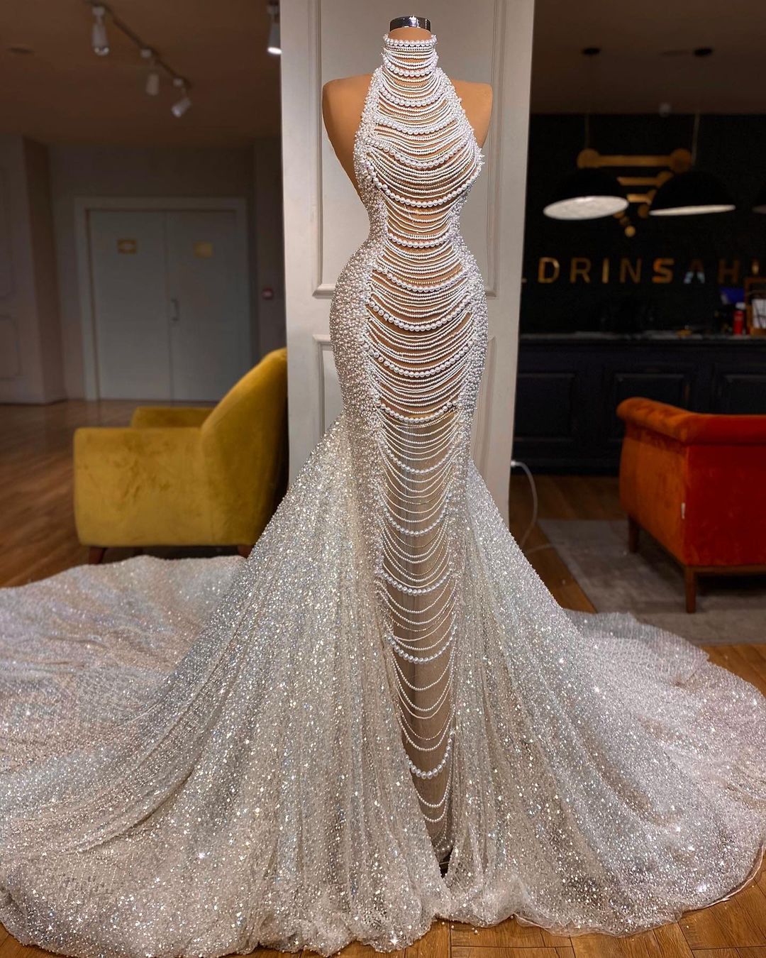 Luxury Long Mermaid Halter Beading Sleeveless Wedding Dress With Pearls - Image 3
