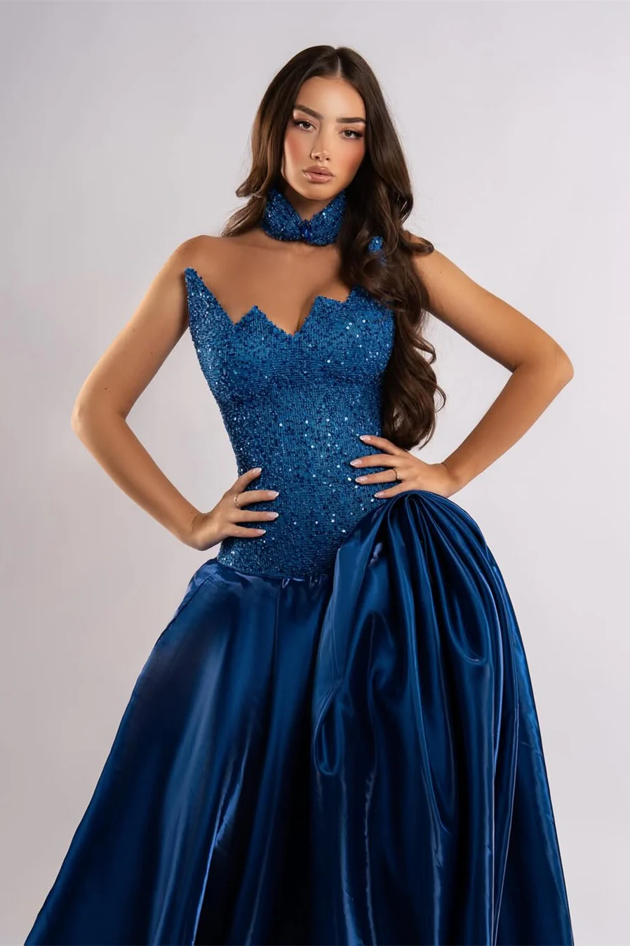 Luxury Royal Blue Strapless Sleeveless Satin Prom Dress A-Line Sequins With High Split - Image 2