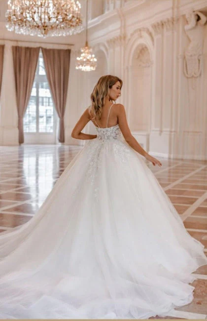 Modern Spaghetti-Straps Sleeveless Ball Gown Lace Wedding Dresses Online - Image 2