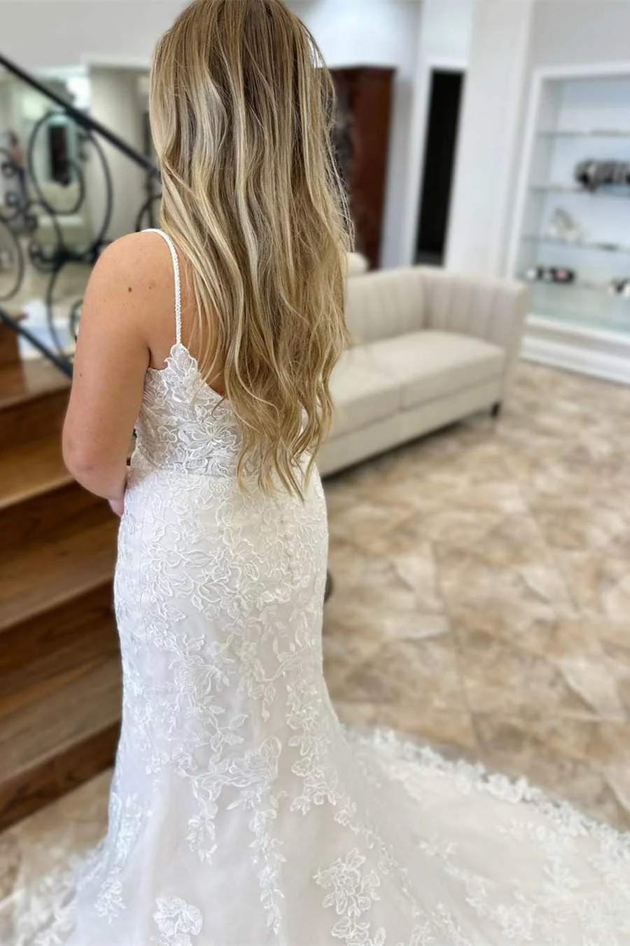 Luxury V-Neck Sleeveless Mermaid Wedding Dresses Applique Lace Spaghetti-Straps Open Back With Buttons - Image 3