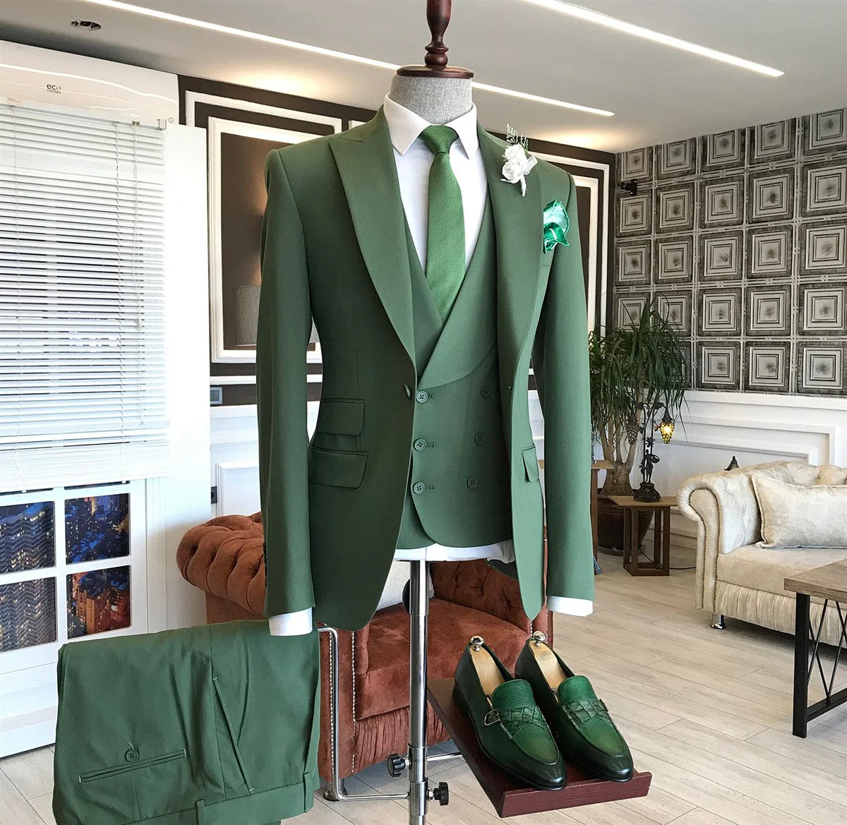 Green Three Piece Slim Fit Peaked Lapel Men's Suits - Image 2