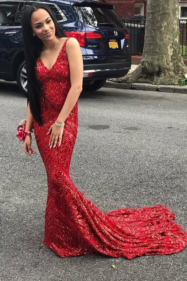 Mermaid Deep V-neck Spaghetti Strap Floor Length Chapel Paillette Evening Dress - Image 4