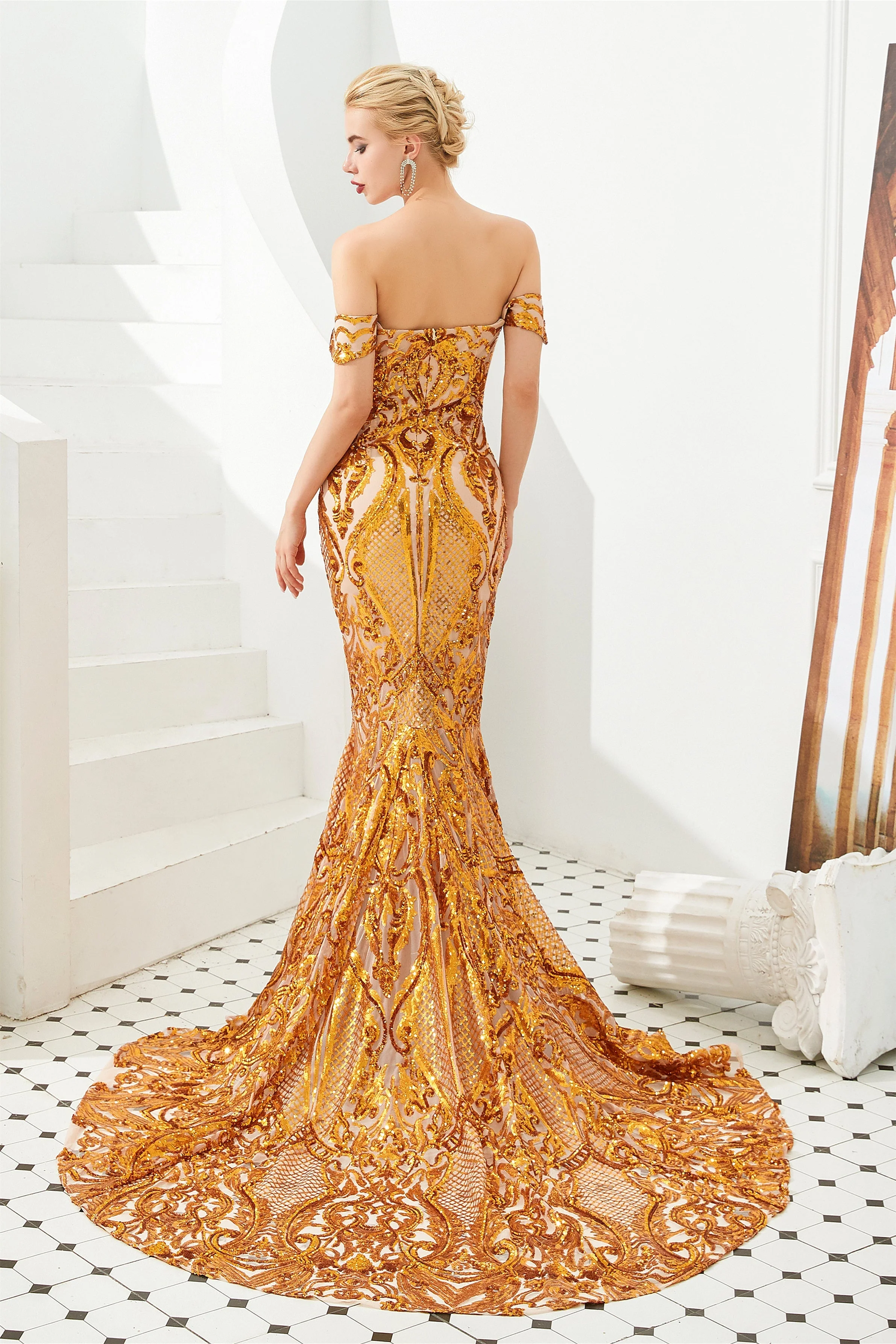 Mermaid Off-the-shoulder Sweetheart Sequined Sleeveless Backless Applique Prom Dress - Image 2