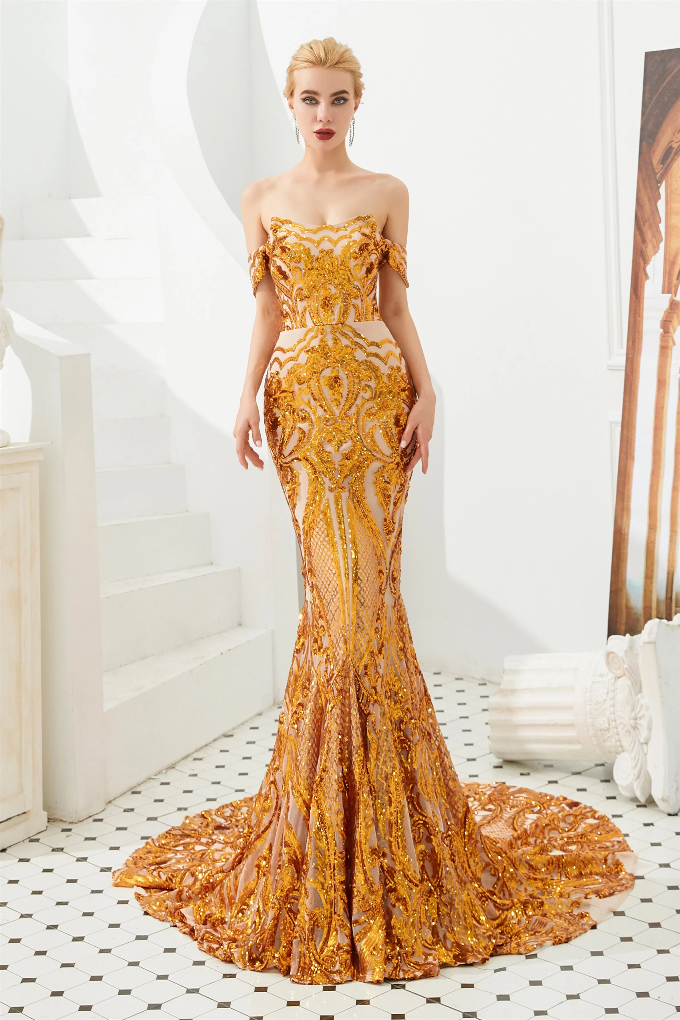 Mermaid Off-the-shoulder Sweetheart Sequined Sleeveless Backless Applique Prom Dress - Image 3