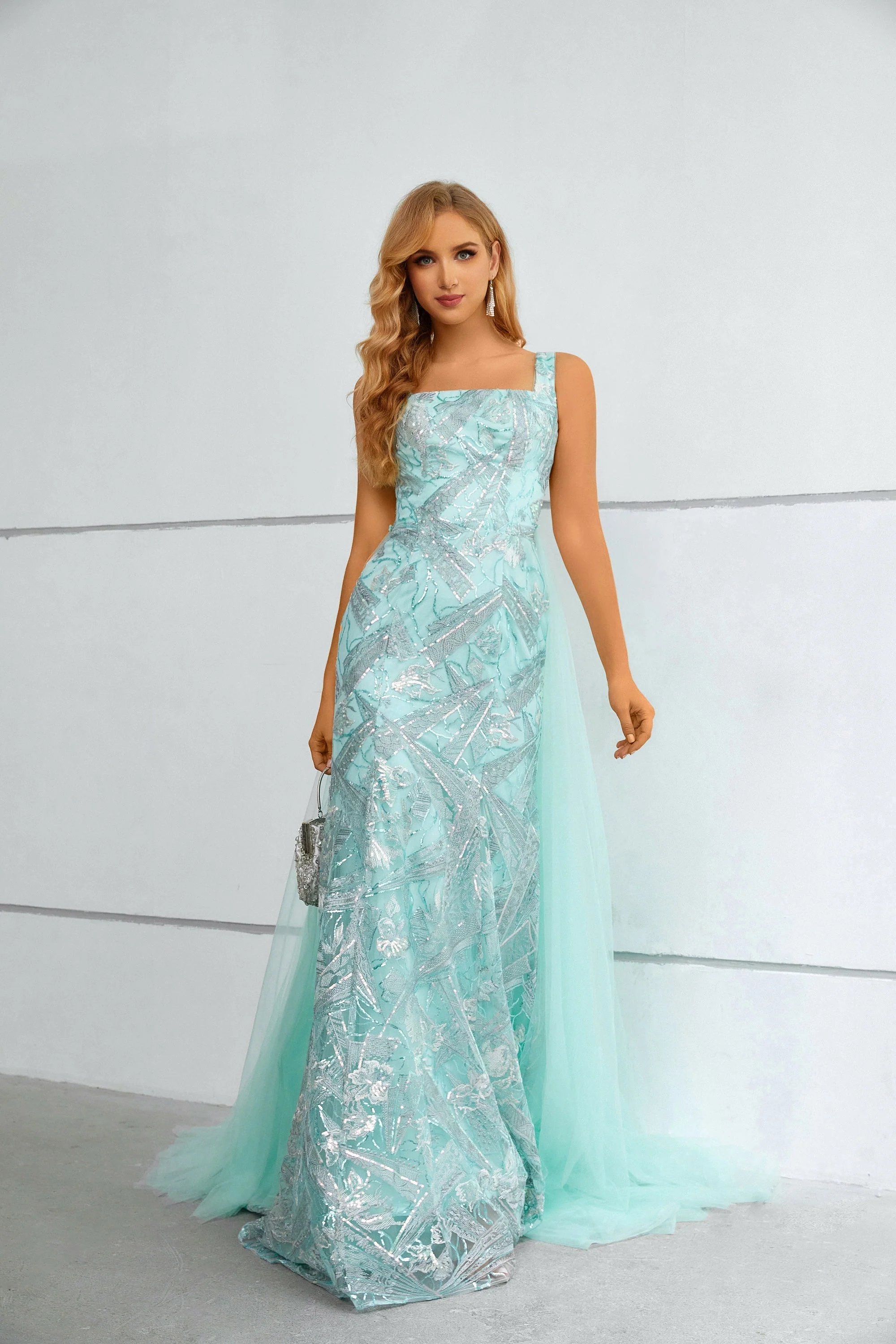 Mermaid Square Lace Applique Floor-length Sleeveless Backless Prom Dress with Side Train - Image 4
