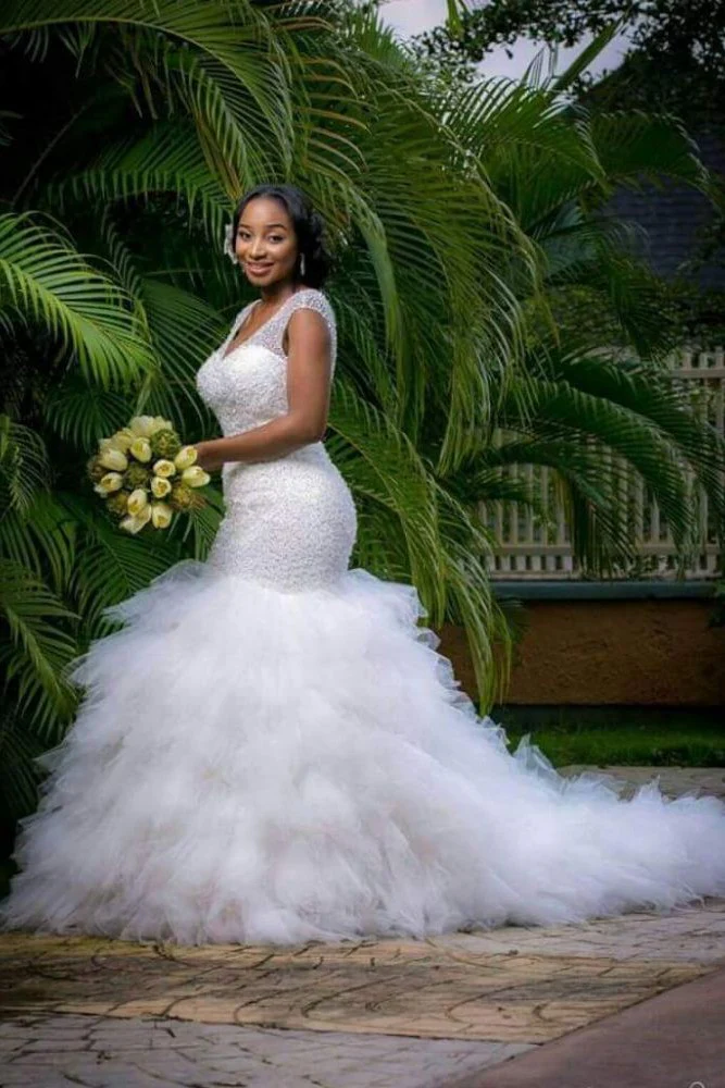 Modern Mermaid V neck Wedding Dresses Sleeveless Beading Court Train Bridal Gown - Image 2