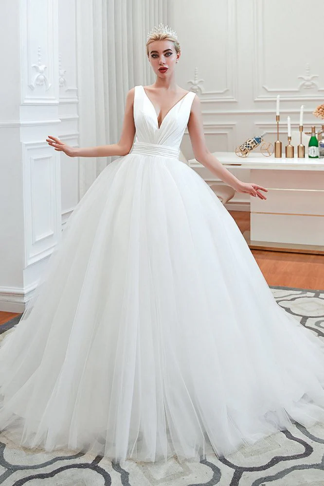 Modern V neck sleeveless White Princess Spring Wedding Dress - Image 2