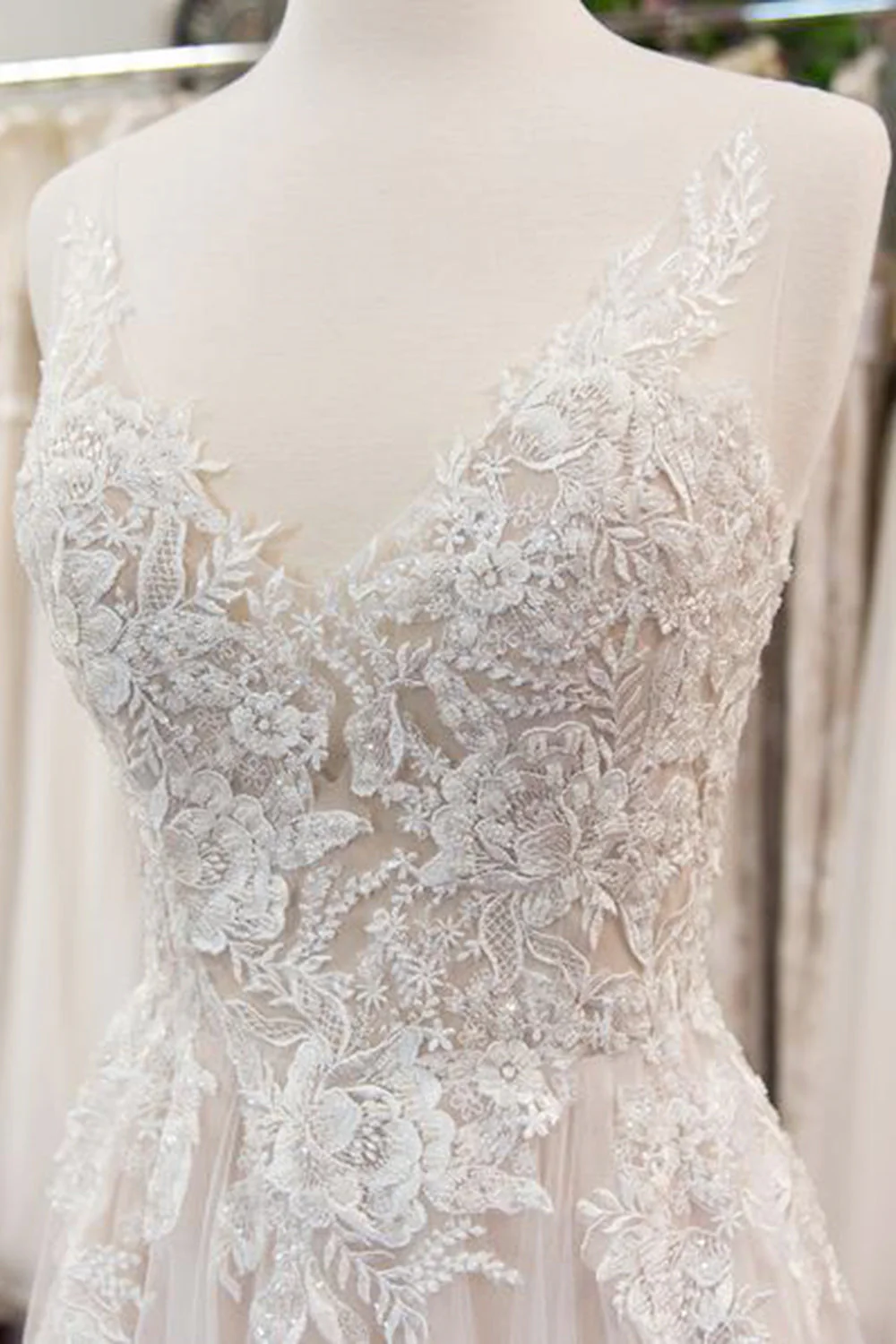 New Arrival V-neck Sleeveless Lace A line Wedding Dress - Image 3