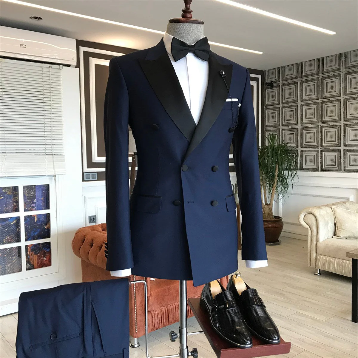 Dark Navy Peaked Lapel Double Breasted Slim Fit Men Suits - Image 2