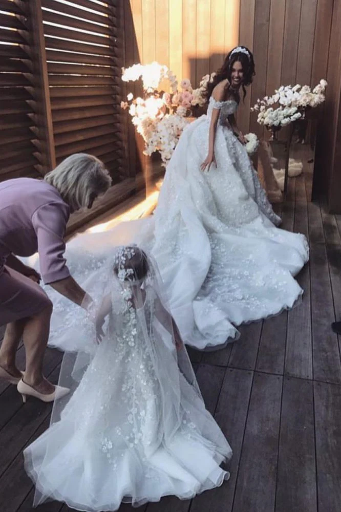 Off The Shoulder Appliques Luxurious Wedding Dresses Princess Ball Gown Modern Bride Dress - Image 3