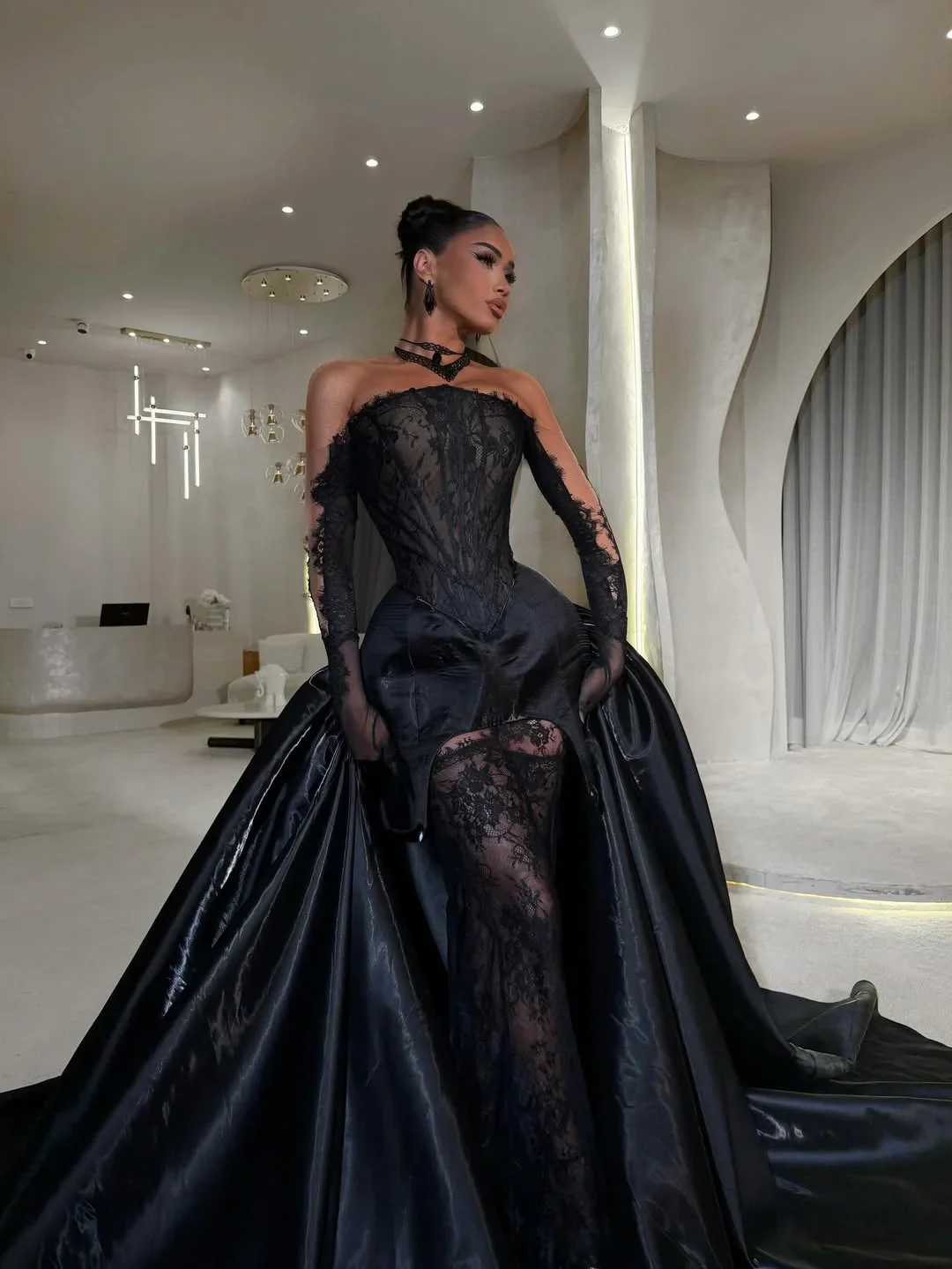 Off-the-shoulder Black Lace Bateau Neck Long Sleeves Pleated Prom Dress with Train - Image 2