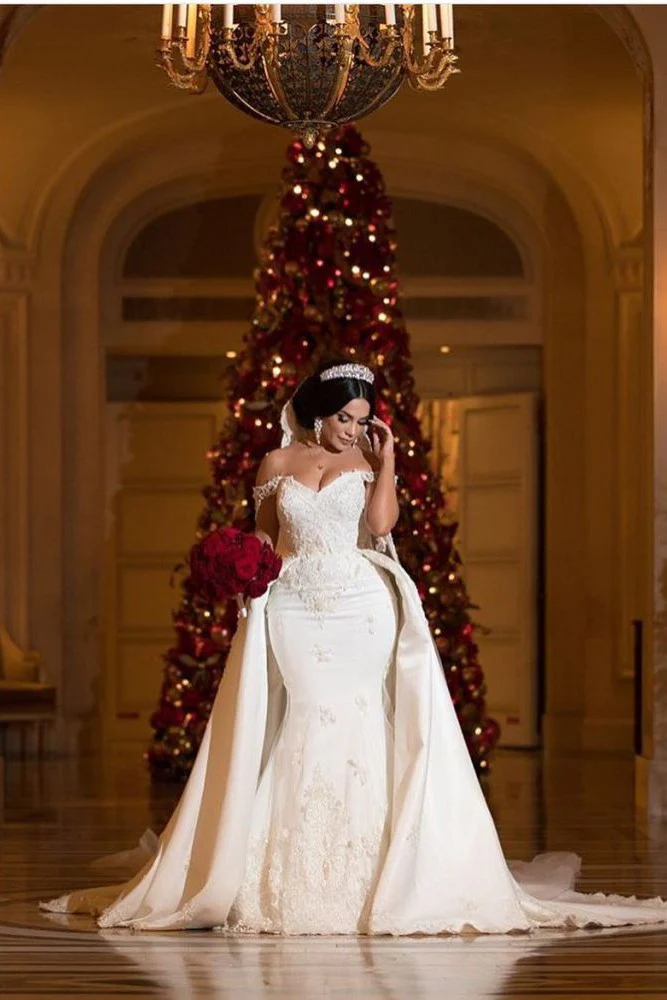 Off the Shoulder Sweetheart Tulle lace Appliques Long Wedding Dress with Detachable Train - Image 4
