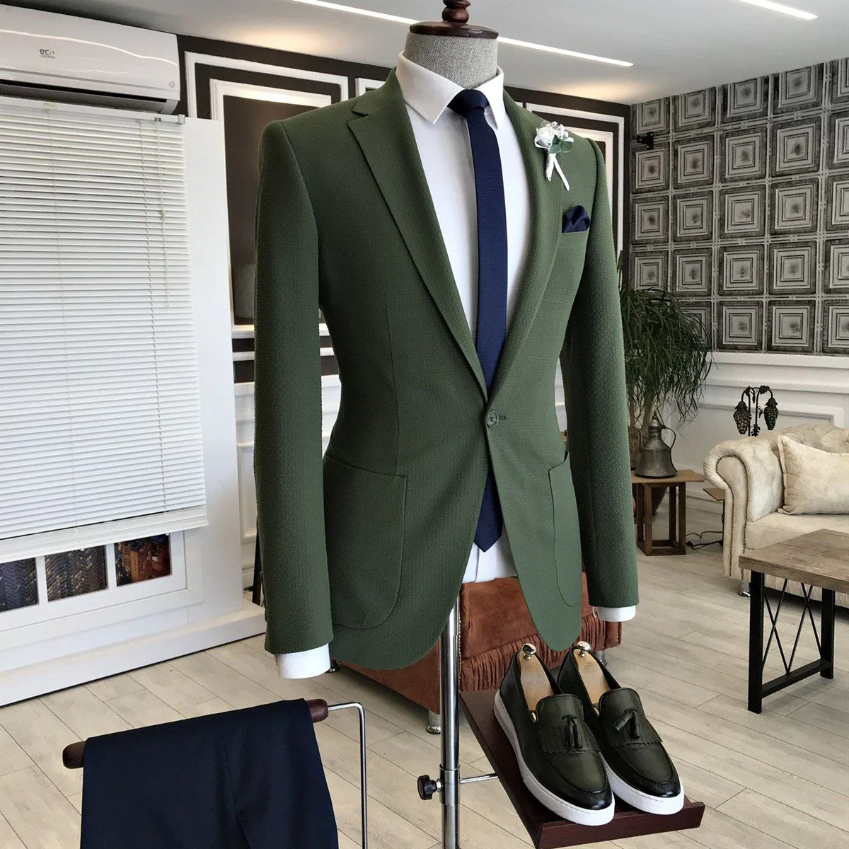 Dark Green Notched Lapel With Button Men's Prom Suits - Image 2