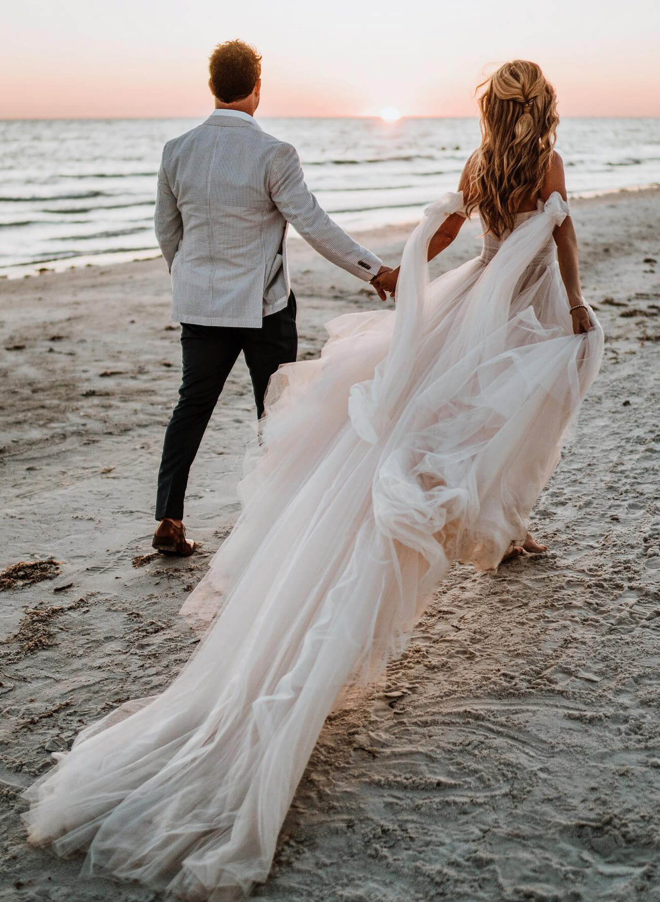Pleated Tulle Off-The-Shoulder Chic A-line Wedding Dresses Split Front for the Summer Beach - Image 3