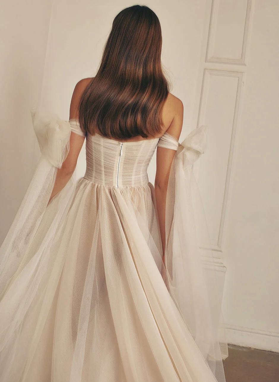 Pleated Tulle Off-The-Shoulder Chic A-line Wedding Dresses Split Front for the Summer Beach - Image 8