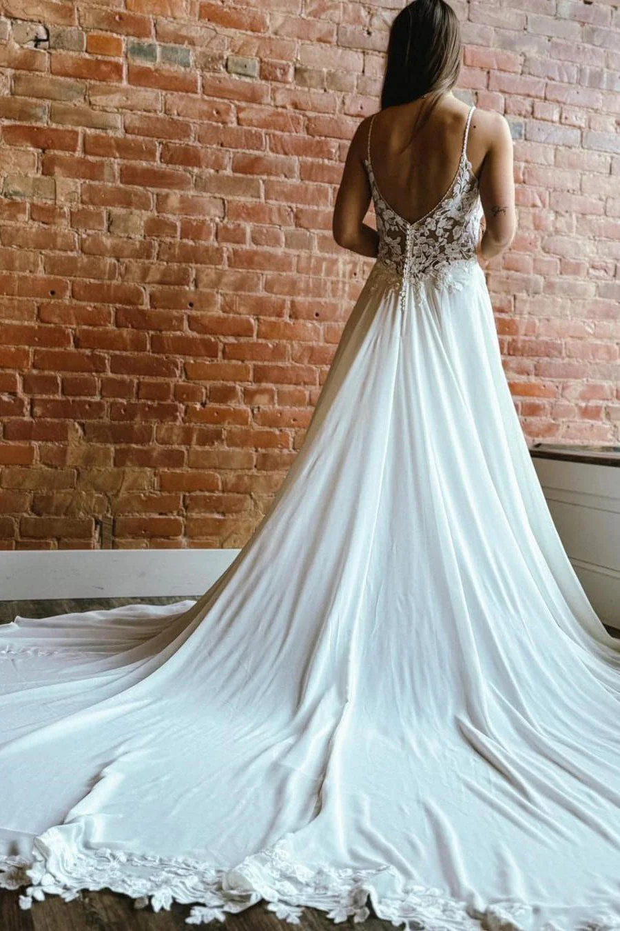 Pretty Chiffon Sleeveless Spaghetti-Straps Wedding Dresses Appliques Lace Open Back With Side Slit Beads - Image 3