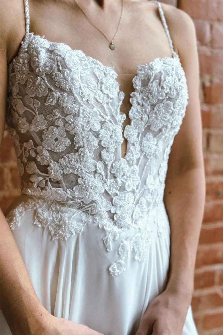 Pretty Chiffon Sleeveless Spaghetti-Straps Wedding Dresses Appliques Lace Open Back With Side Slit Beads - Image 5