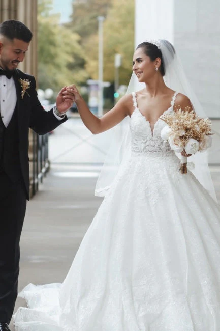 Ballbella Modern White Wedding Gowns With Lace V-neck Sleeveless - Image 3