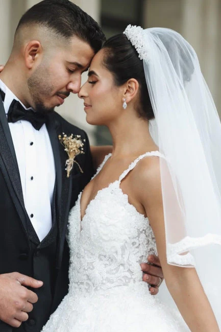 Ballbella Modern White Wedding Gowns With Lace V-neck Sleeveless - Image 4